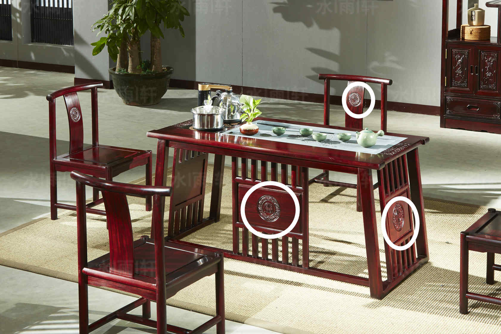 一起草 www.17c.com紅木功夫茶台（tái）