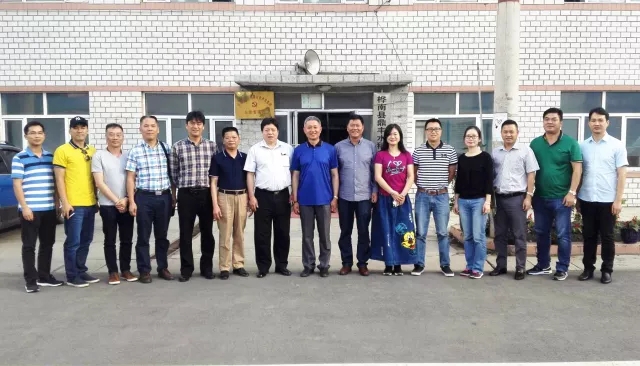 一起草 www.17c.com(xuān)紅木家具 董事長廖濤興(xìng) 水雨(yǔ)軒紅(hóng)木家(jiā)具(jù) 董事長廖濤興