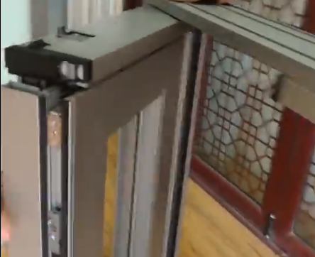 PD門（推拉平開一（yī）體門安裝步驟二）